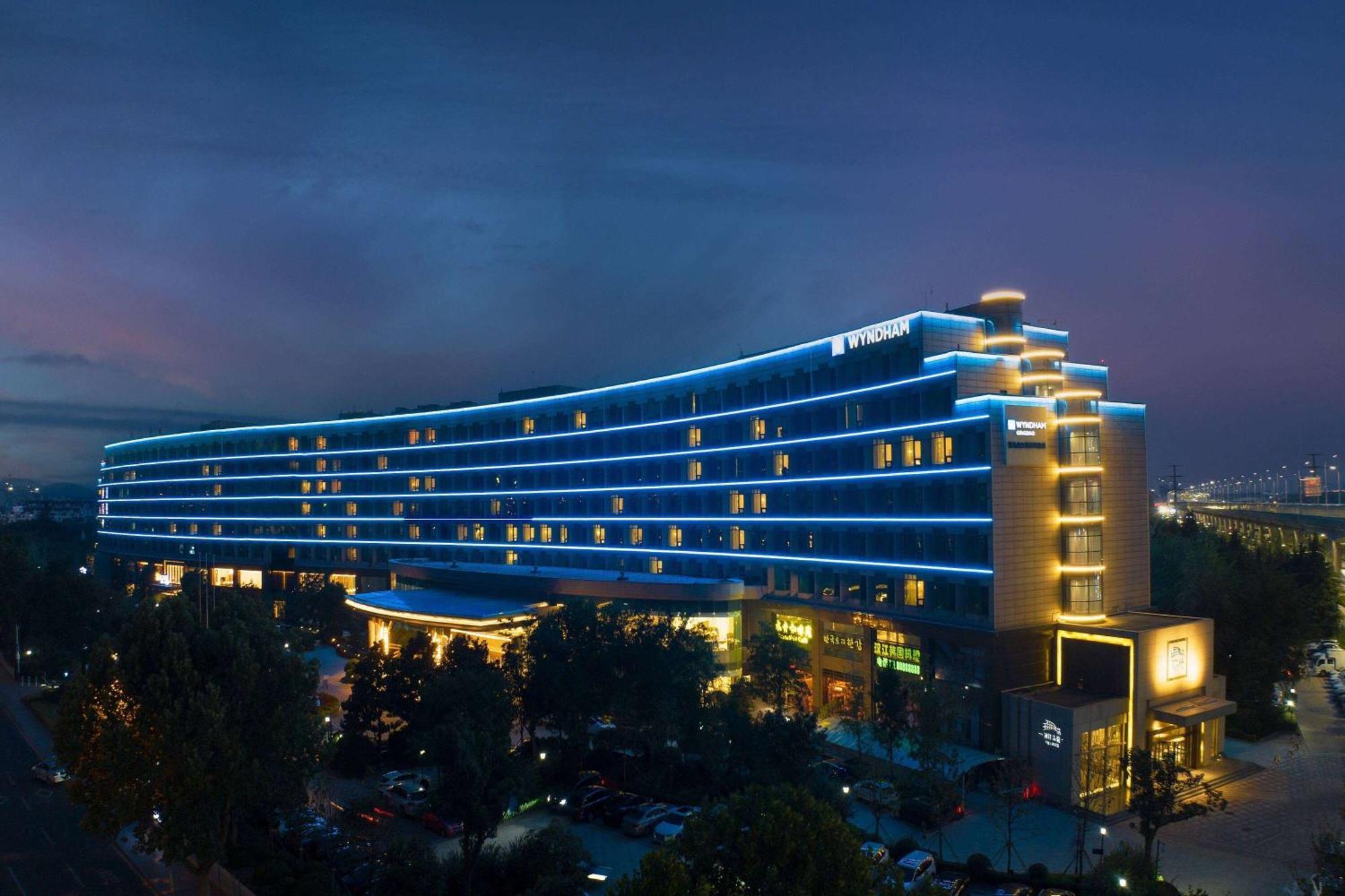 Hotel Wyndham Qingdao Exterior foto