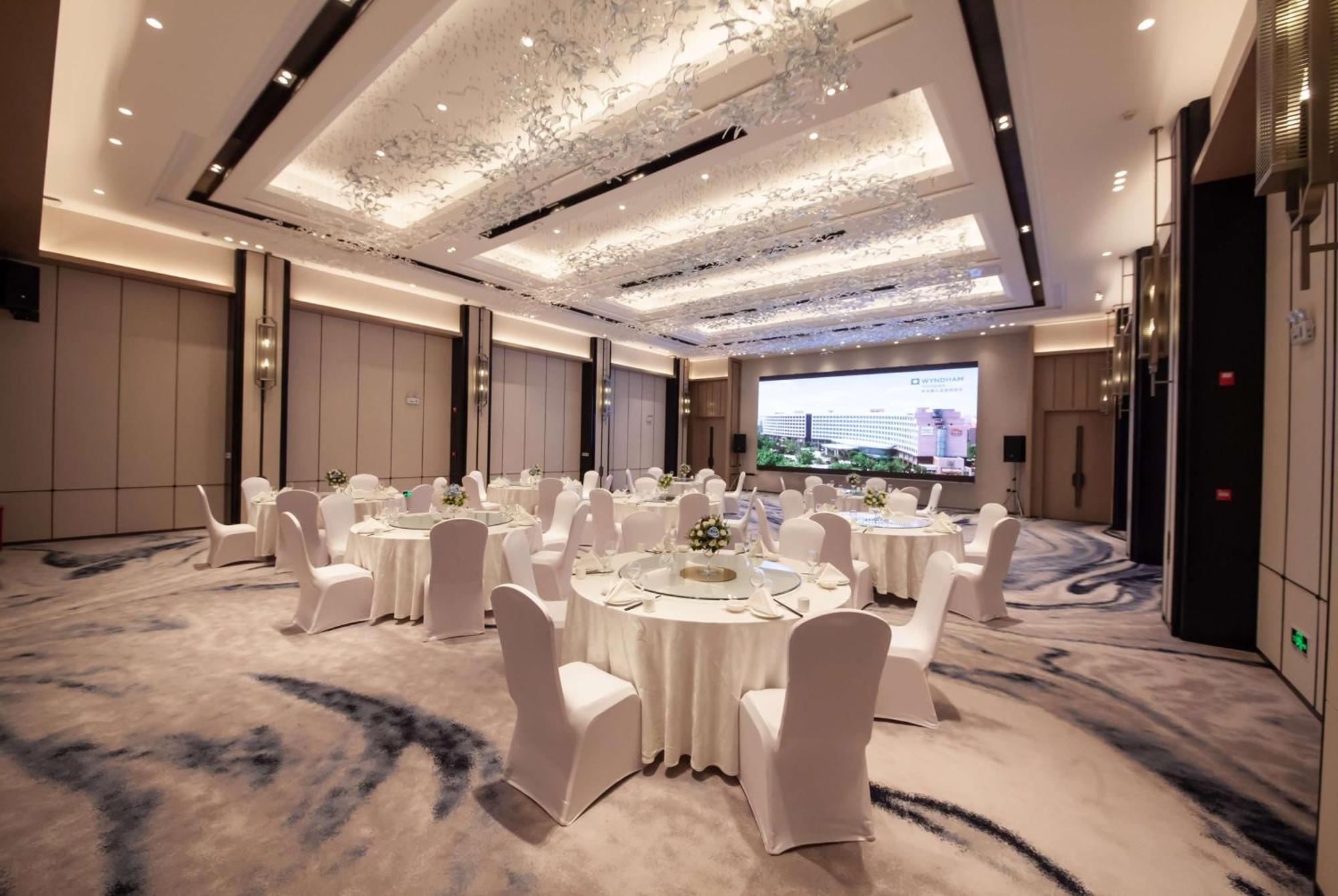 Hotel Wyndham Qingdao Exterior foto